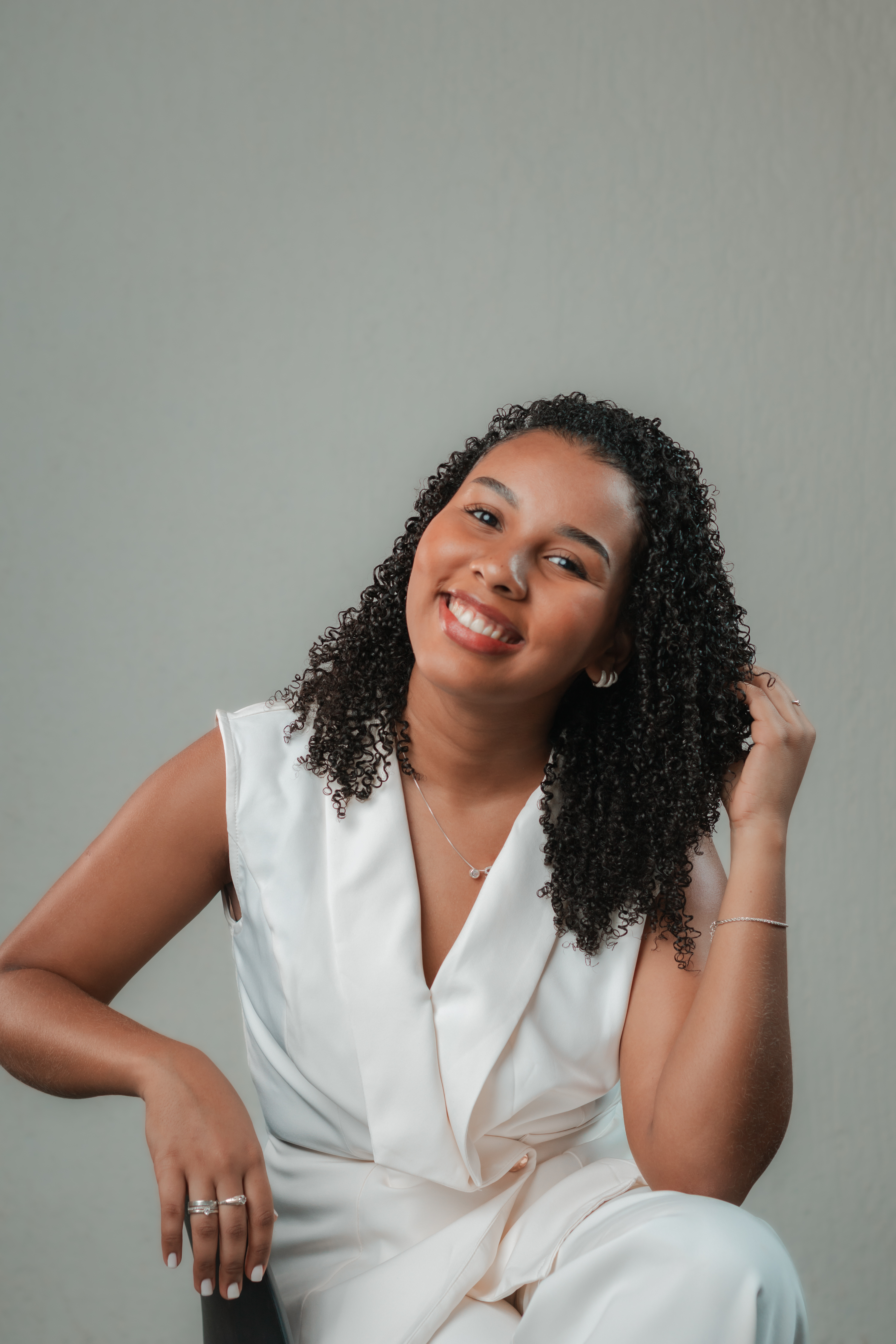 Samira, especialista em design de olhar e extensão de cílios